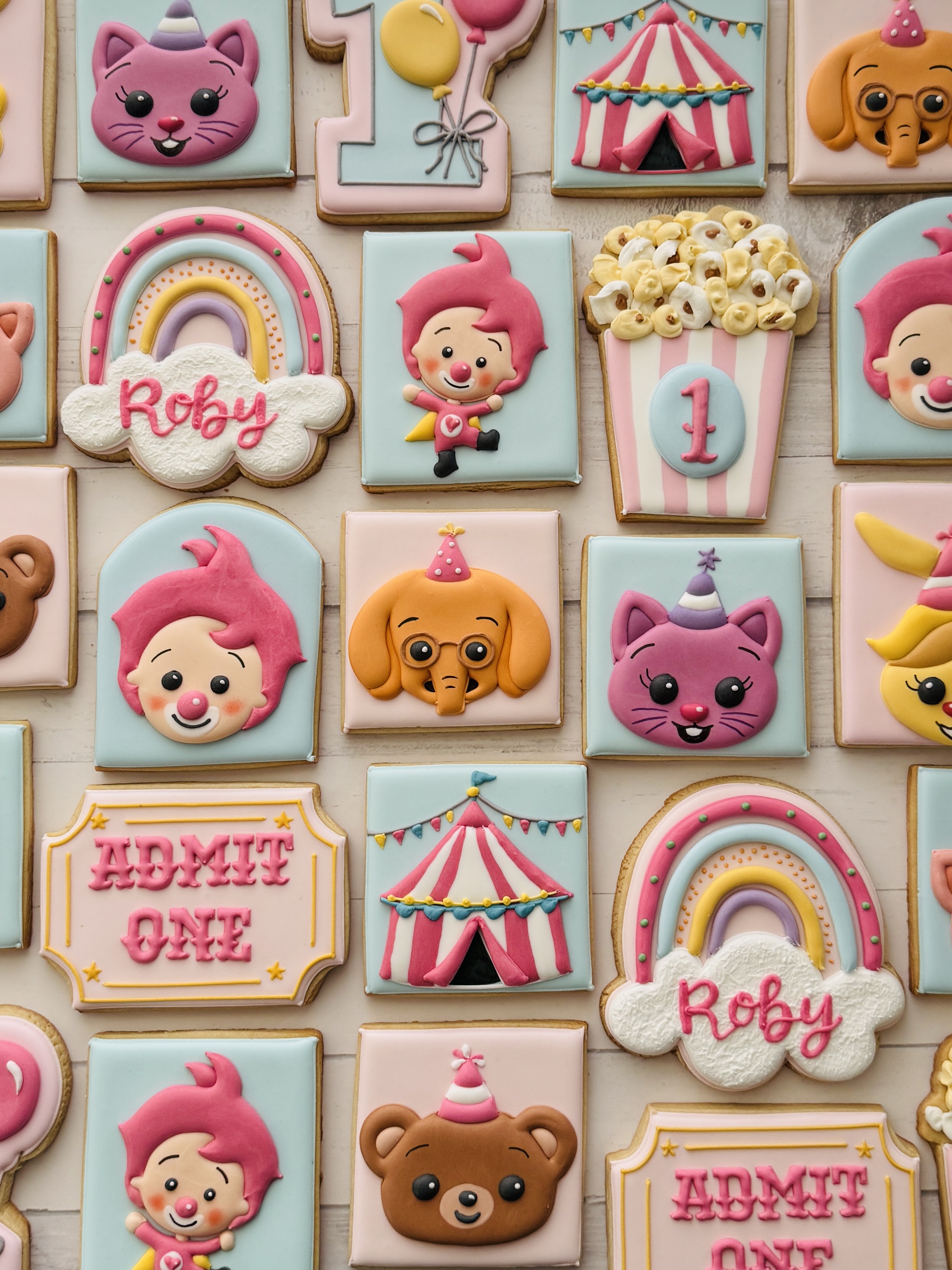 Hummingbird and botanicals cookies